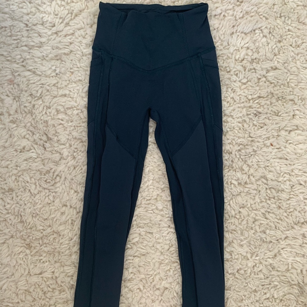 dark blue lululemon leggings